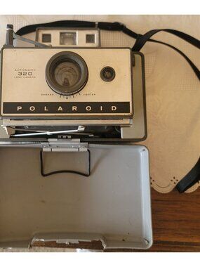 Polaroid Automatic 320 Land Camera Instant Film Vintage